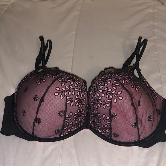 Sexy little things 36DD Victoria’s Secret Bra - Picture 1 of 3
